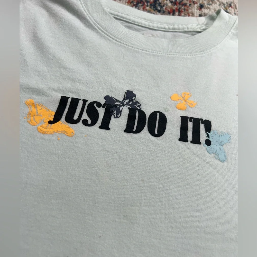 Girl Nike Tee